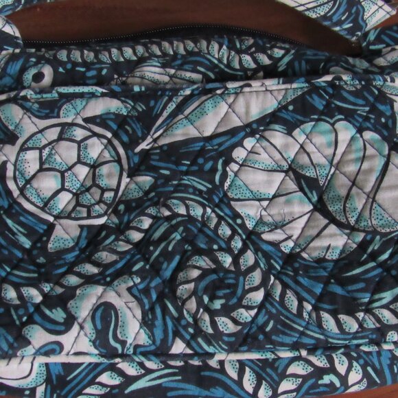 SUMMER PATTERN VERA BRADLEY-BLUE ISLAND-TURTLES-SHELLS-LOBSTER-LONG STRAP-MINT - Picture 10 of 12